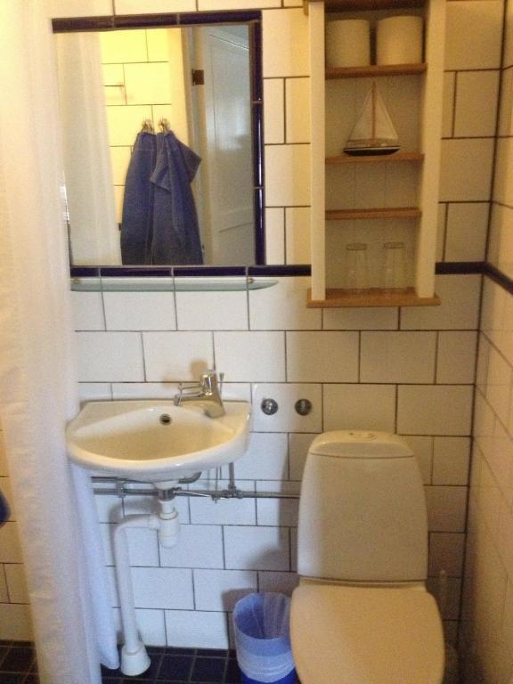 Blasingsborgs Gardshotell Pa Oesterlen Kivik Kamer foto