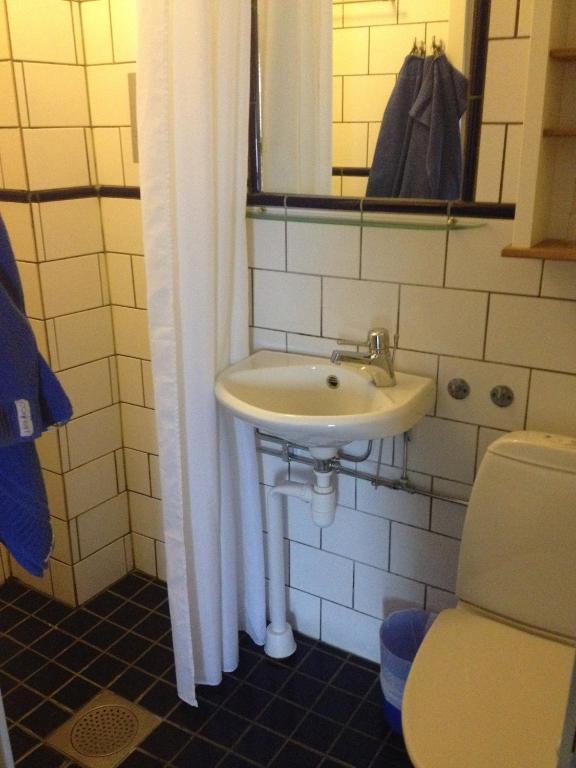 Blasingsborgs Gardshotell Pa Oesterlen Kivik Kamer foto