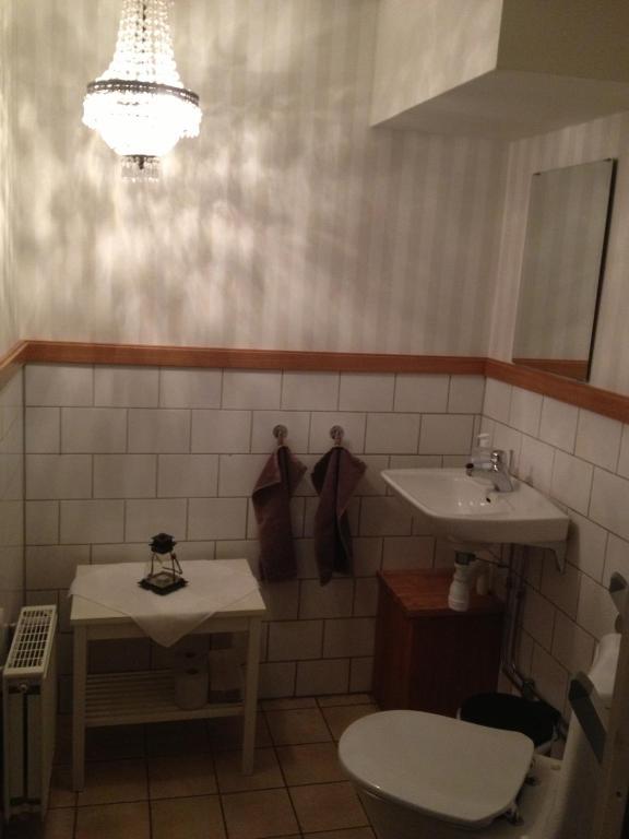 Blasingsborgs Gardshotell Pa Oesterlen Kivik Kamer foto